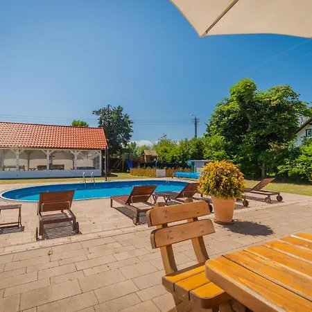 Bryza Z Sauna & Z Kominkami Apartman Jantar