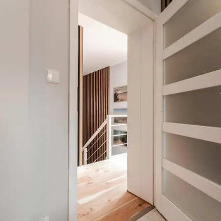 Bryza Z Sauna & Z Kominkami Apartman Jantar