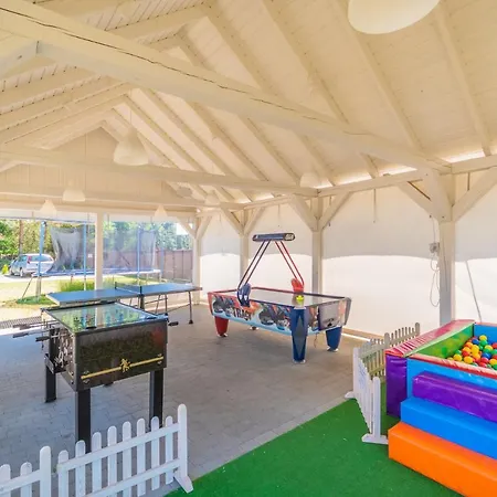 Bryza Z Sauna & Z Kominkami