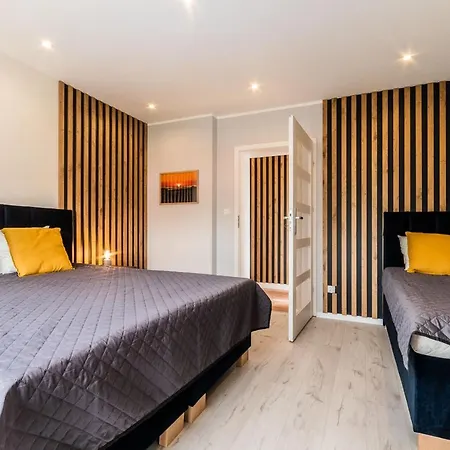 Bryza Z Sauna & Z Kominkami Apartman Jantar