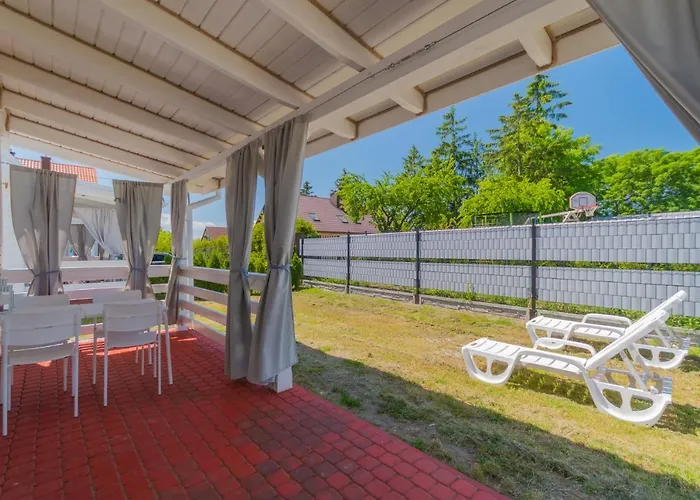 Bryza Z Sauna & Z Kominkami ג'אנטאר