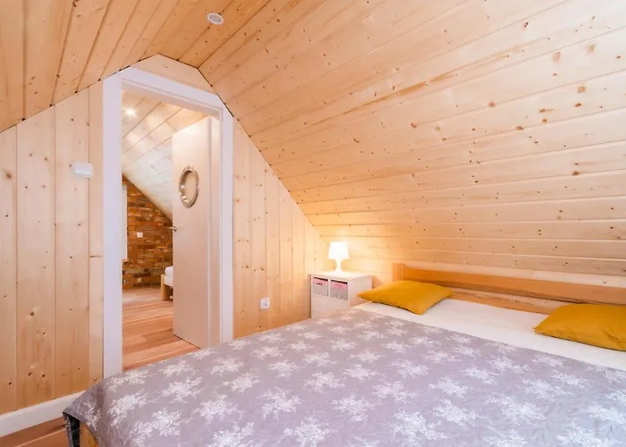 Bryza Z Sauna & Z Kominkami *